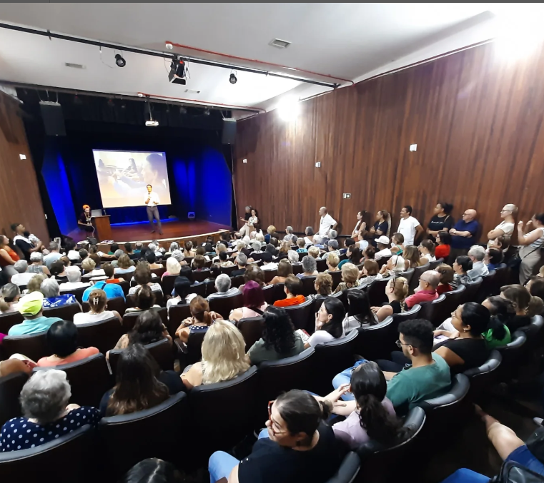 Auditório lotado no primeiro encontro do INME em 2025 sobre Alzheimer