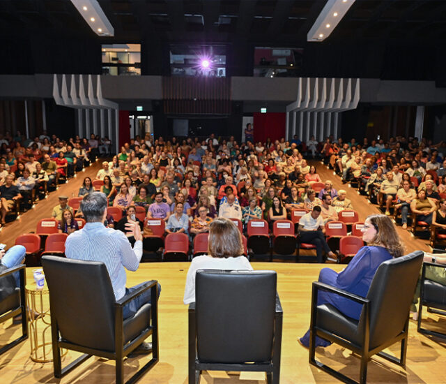 Setembro Lilás começa com cinema lotado em Londrina para ver filme sobre Alzheimer